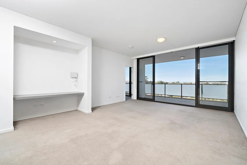 Spacious Modern Apartment in the Heart of Eastwood