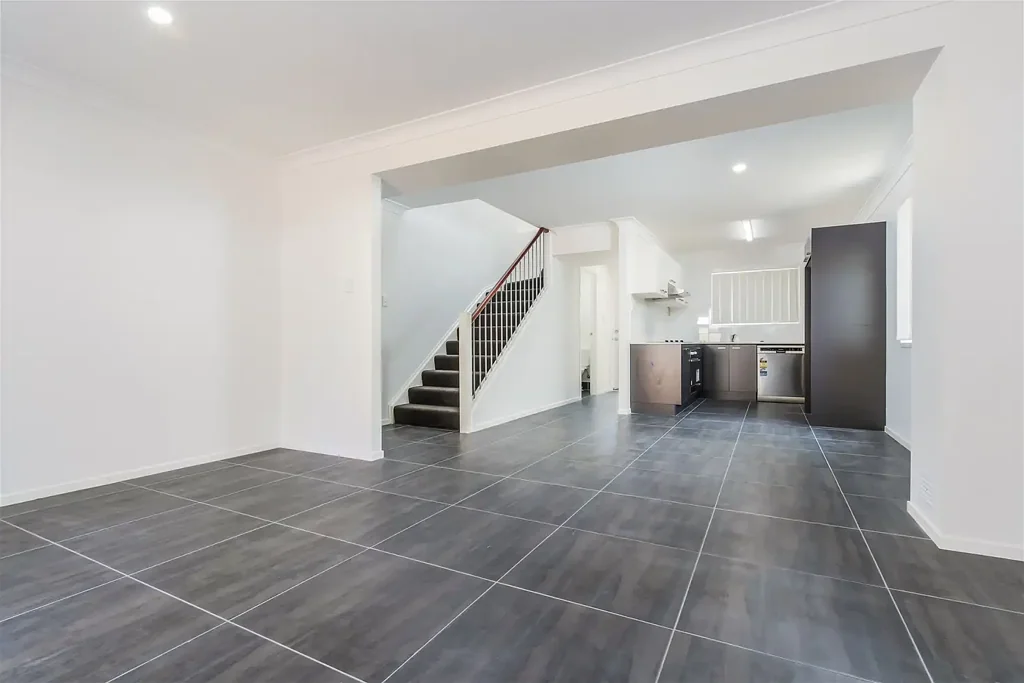 Quality Townhouse in Quiet Complex