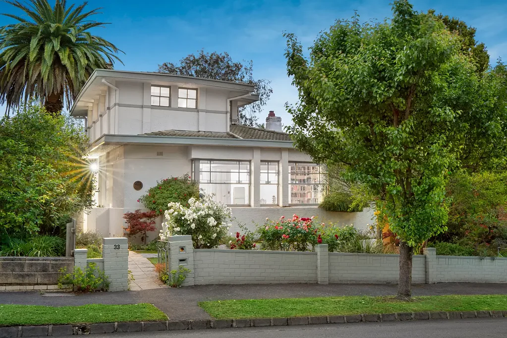 Kew 3 Slaapkamer WALTER BURLEY GRIFFIN'S BEAMONT HOUSE
33 UVADALE GROVE, KEW