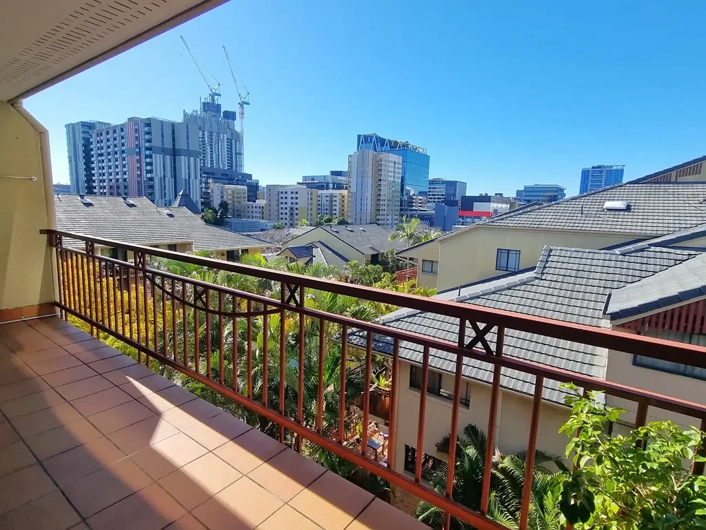 Renovated Two-Level Apartment in Fortitude Valley
