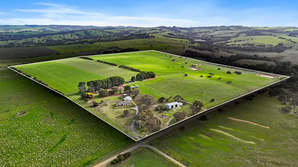 Waitpinga  Complement your renovated sea change with elevated Waitpinga views & 83 grazing acres.