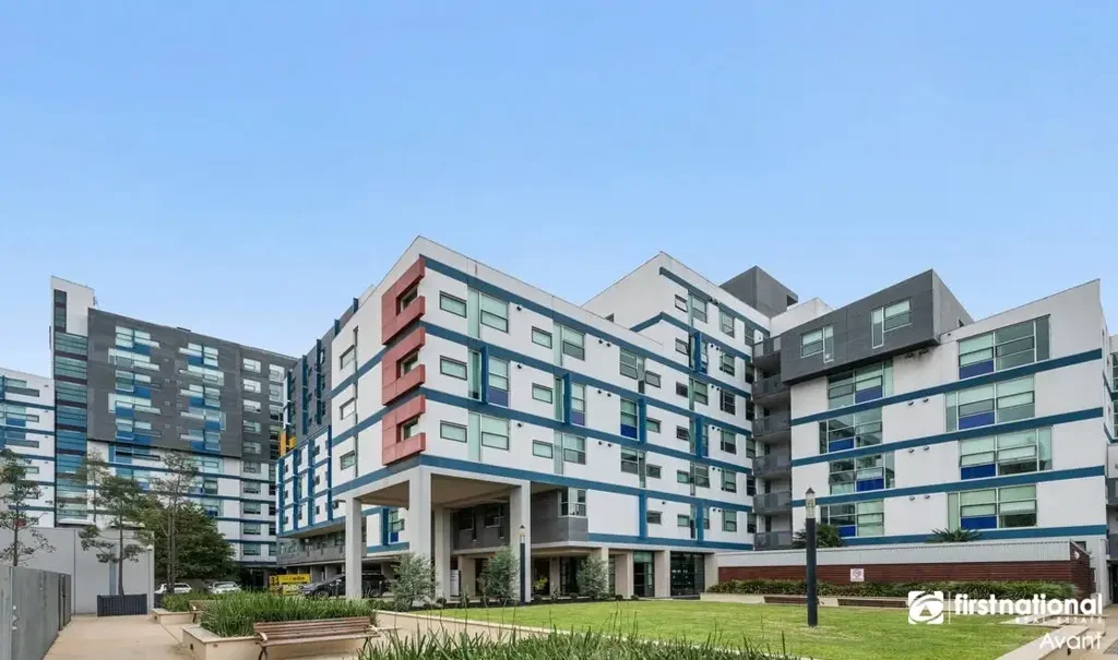 Carlton 1 Bedroom Large 1 bedroom plus study