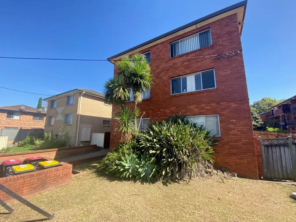Two bedroom unit close to all
