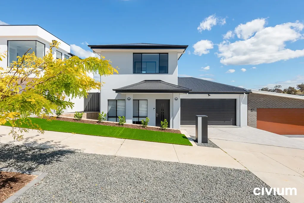 Throsby 5 Bedroom Stunning Family Home