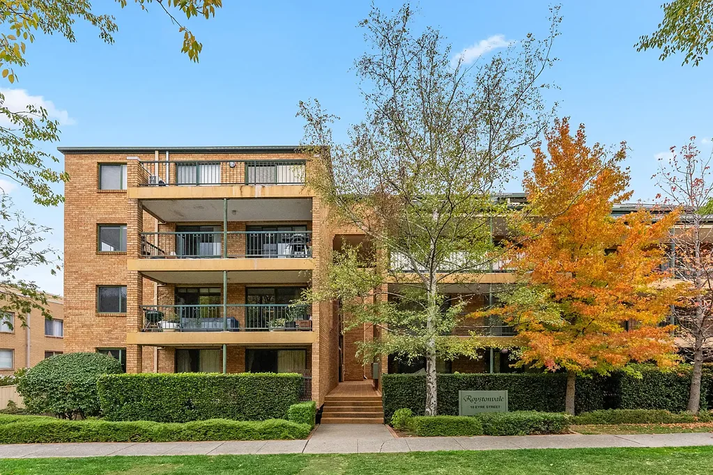 Griffith 1房  Light-Filled Inner-South Living with a North Aspect