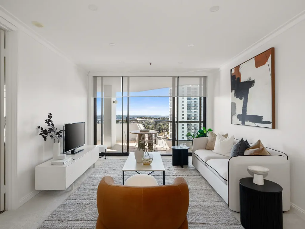 Bondi Junction 2房 安保大楼宏伟 12米北向露台 壮丽海港景 2卧带步入式衣帽间 东门购物中心近 8000平米五星设施 House-Like Proportions, Sunlit Interiors And Northerly Harbour Views