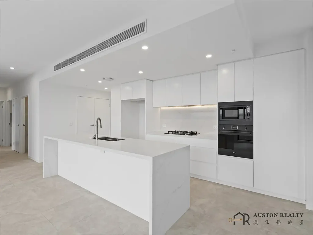 WATERFRONT LIVING 3 BEDROOM BRAND NEW APARTMENT