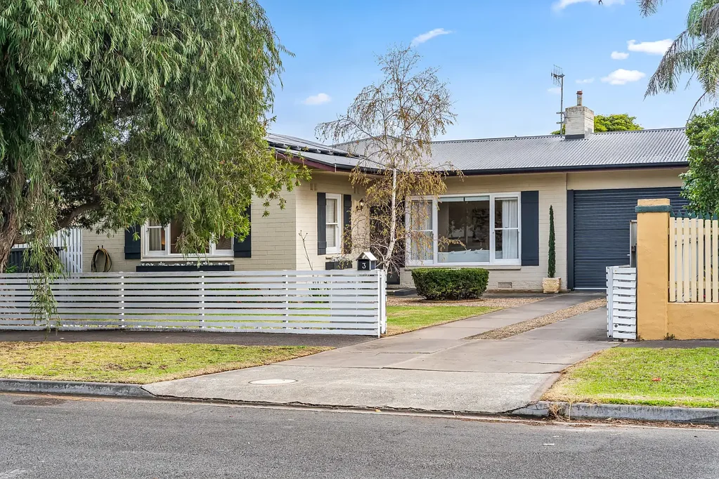 3 Forrest Street, Victor Harbor, SA 5211