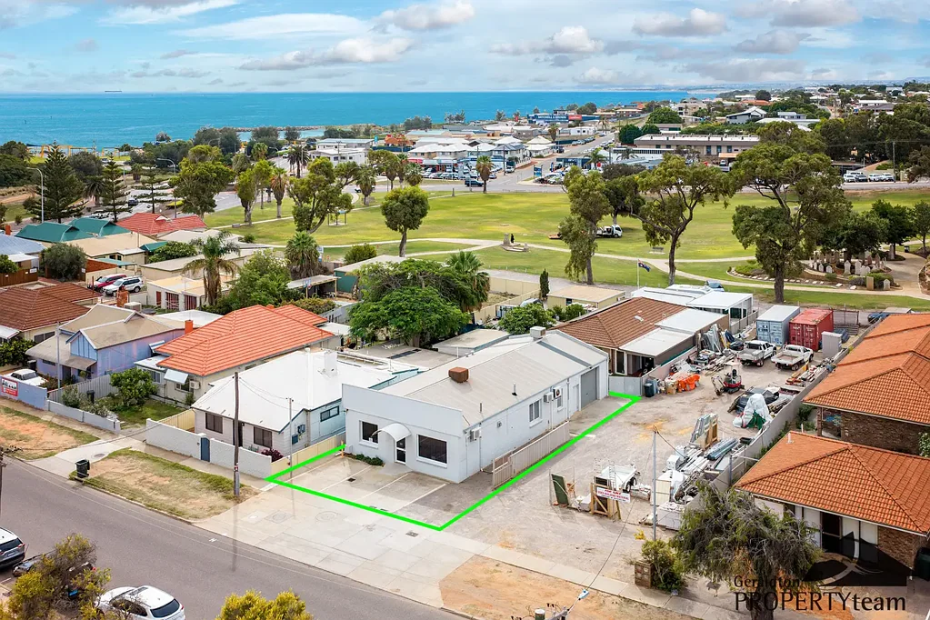 Geraldton 1房  R80 Mixed Use - Exposure and Flexibility
