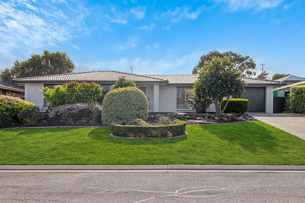 Victor Harbor 3 Bedroom Peaceful Living in a Sought-After Coastal Cul-de-Sac