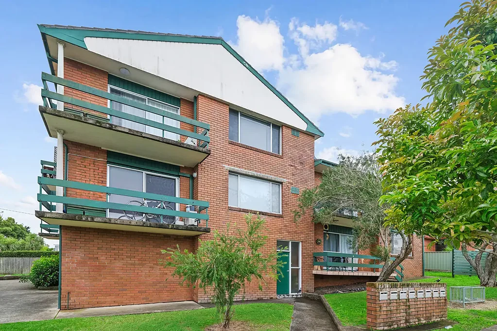 Adamstown 2房  Elevated two bedroom unit with district views