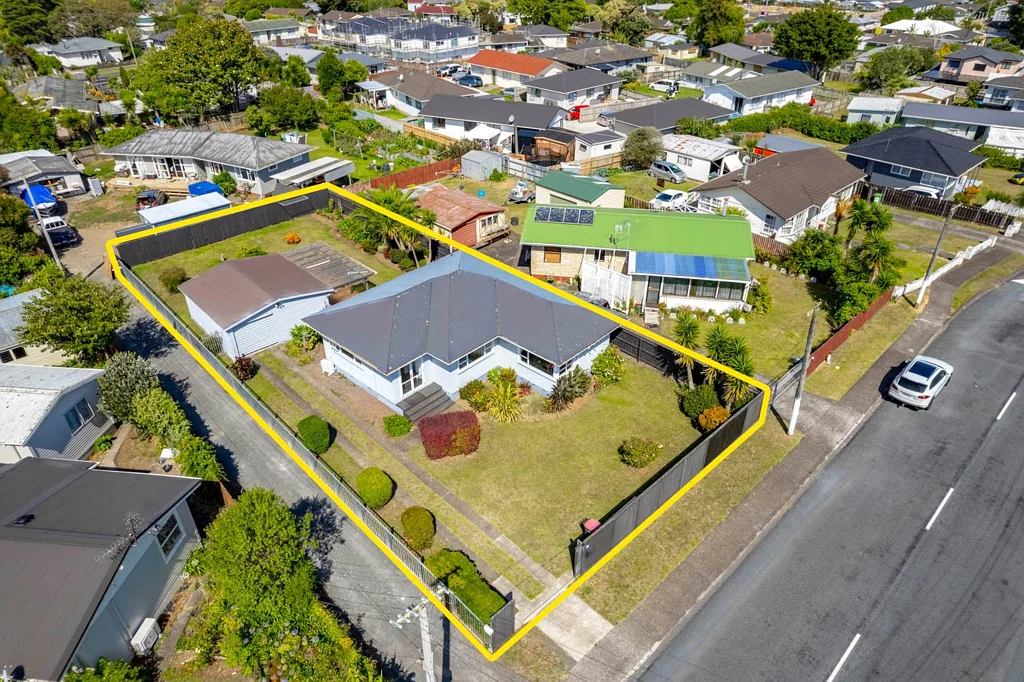 Manurewa 3 Bedroom Adorable, Affordable, Potential!