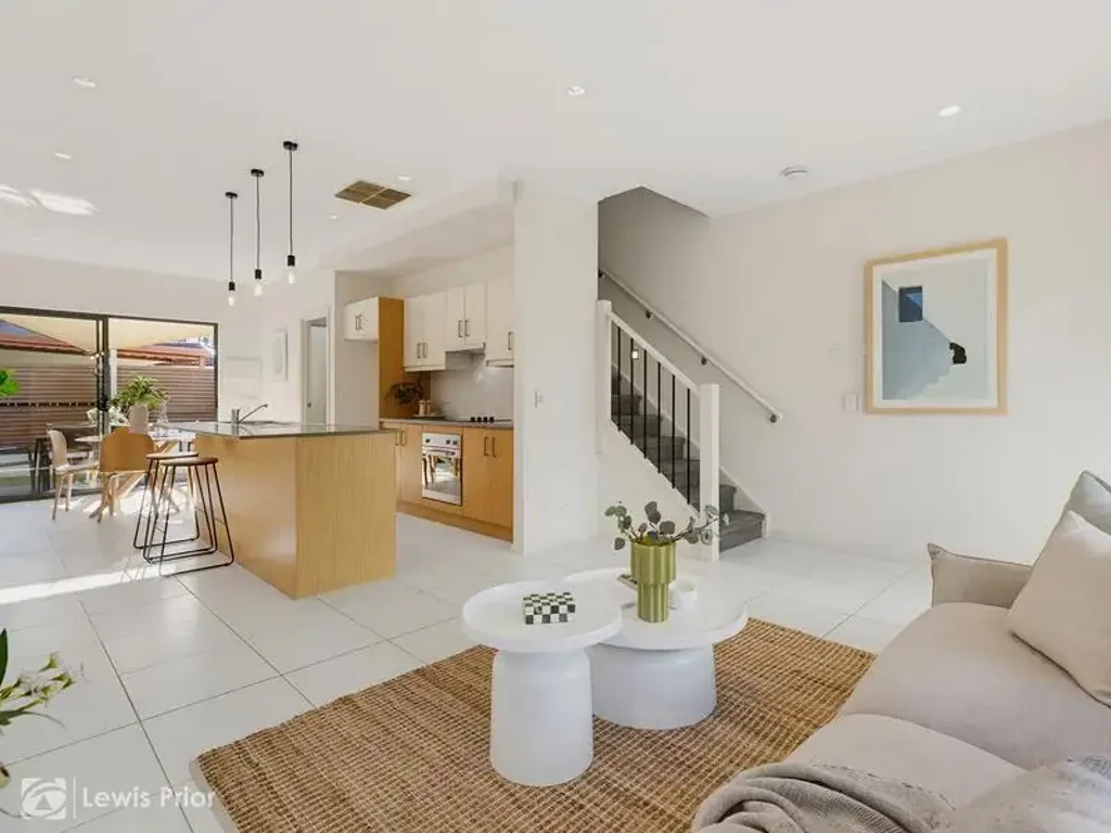 Oaklands Park 3房  Unique Character Townhouse