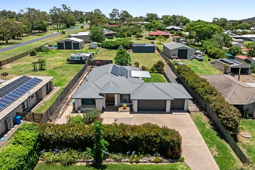 4 Highland Park Road, Meringandan West, QLD 4352