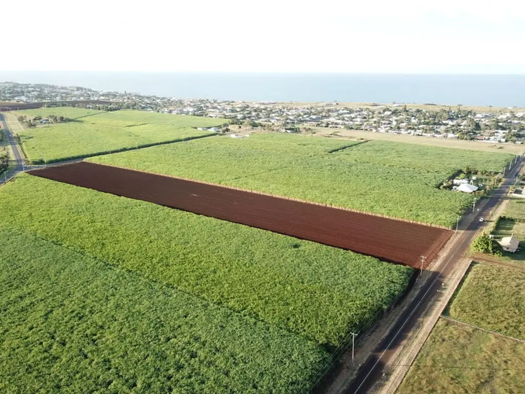 Burnett Heads 594 ACRES - 31 DEEDS - 1000 MEG WATER