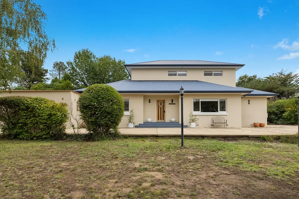 Cooma 5कमरा Highly Sought-After, Exceptional Home