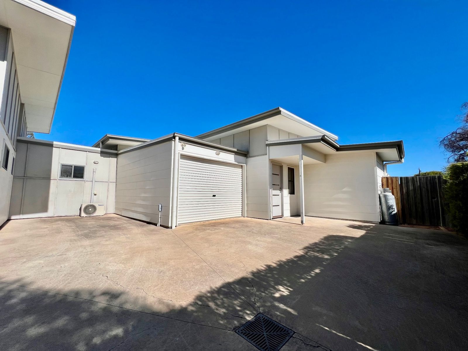 70 DAISY ST, MILES QLD 4415, 0房, 0浴, Unit