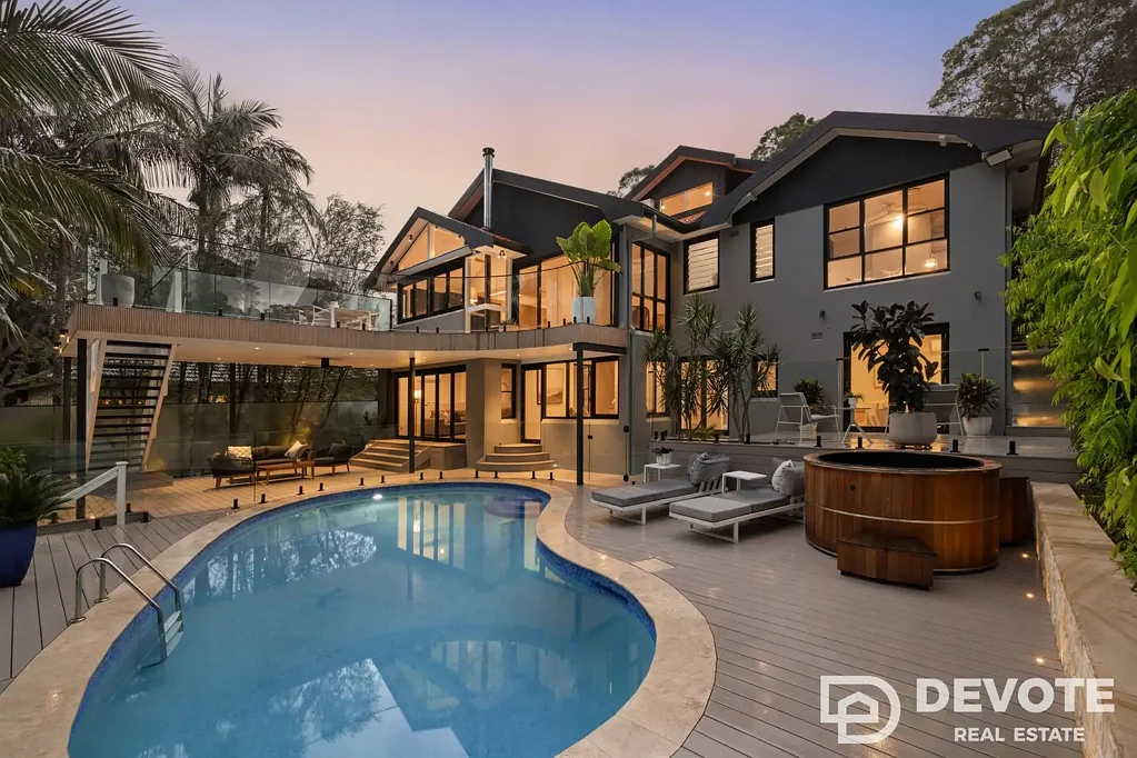 Gordon 5ਬੈੱਡਰੂਮ Supreme Luxury, the Family Entertainer, East-side walk to rail on 1,163sqm