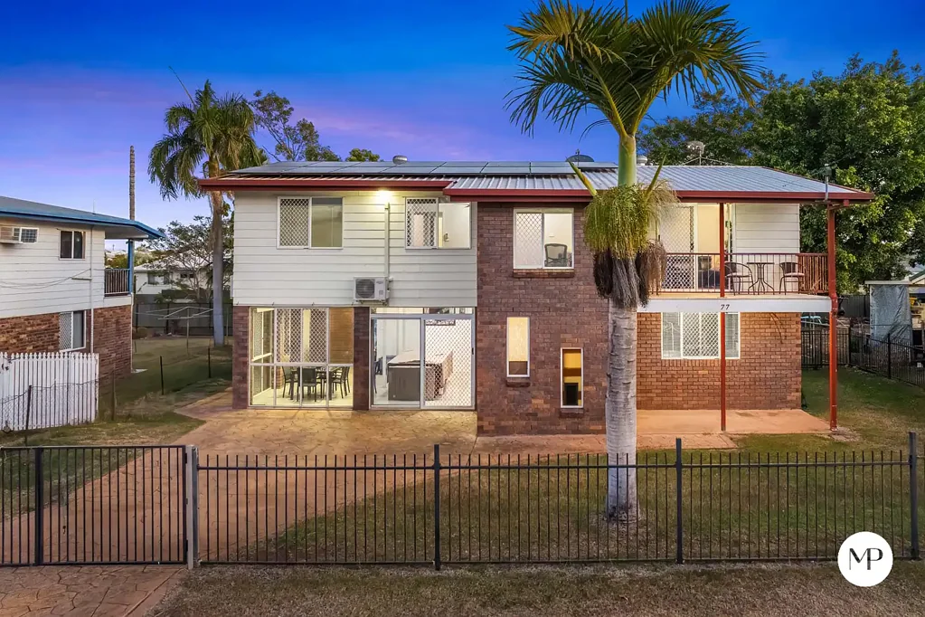 Gracemere 4ห้องนอน Spacious Family Home with Multiple Living Areas & Powered Shed