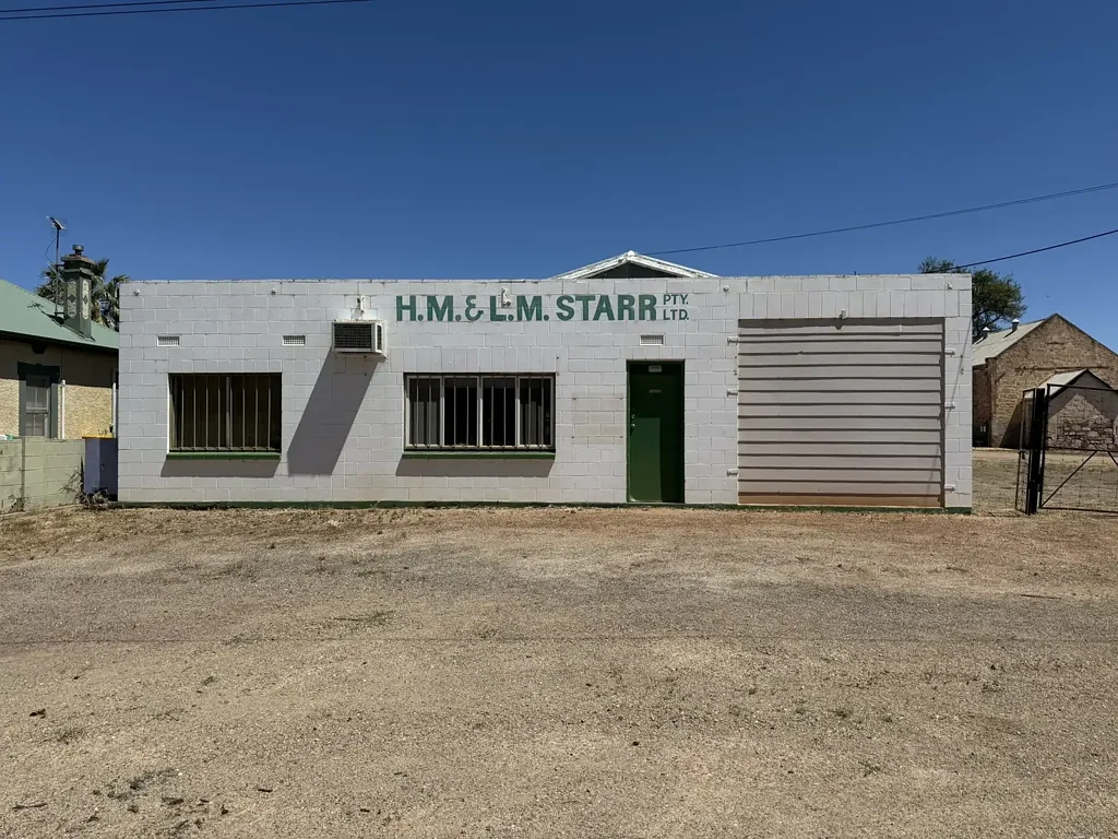 19-21 Sixth St, Quorn, SA 5433