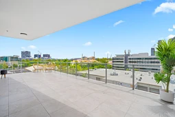 504/5 Cameron Street, South Brisbane