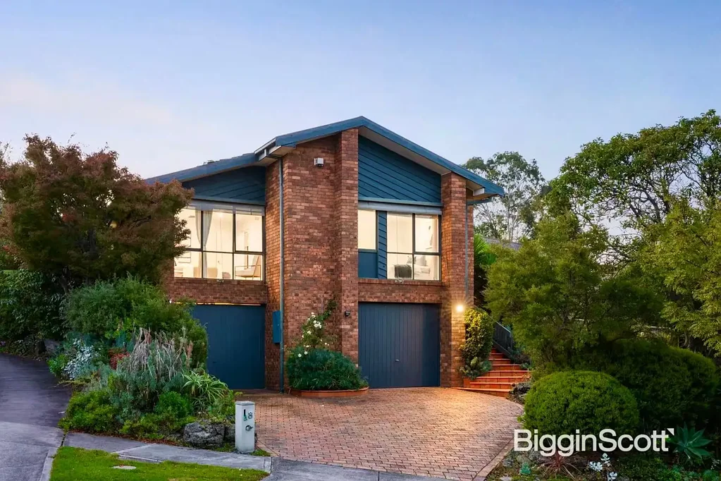 Doncaster East 5ห้องนอน A Private Family Sanctuary in the East Doncaster Secondary College Zone