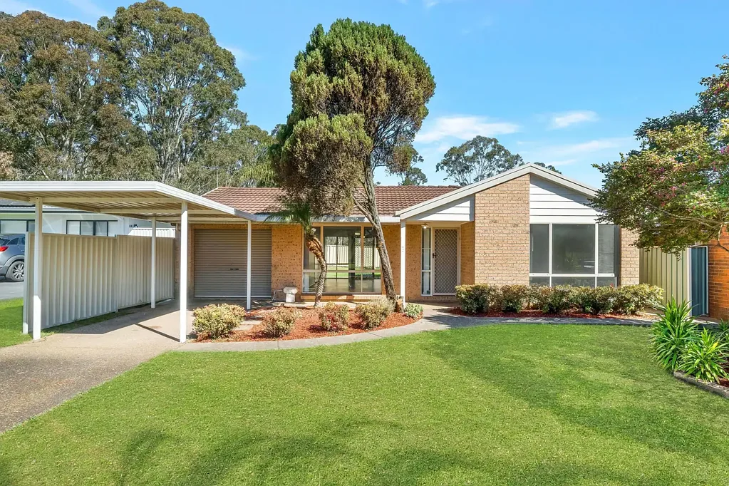 St Helens Park 3 Bedroom Fresh Updates And Ready To Move In!