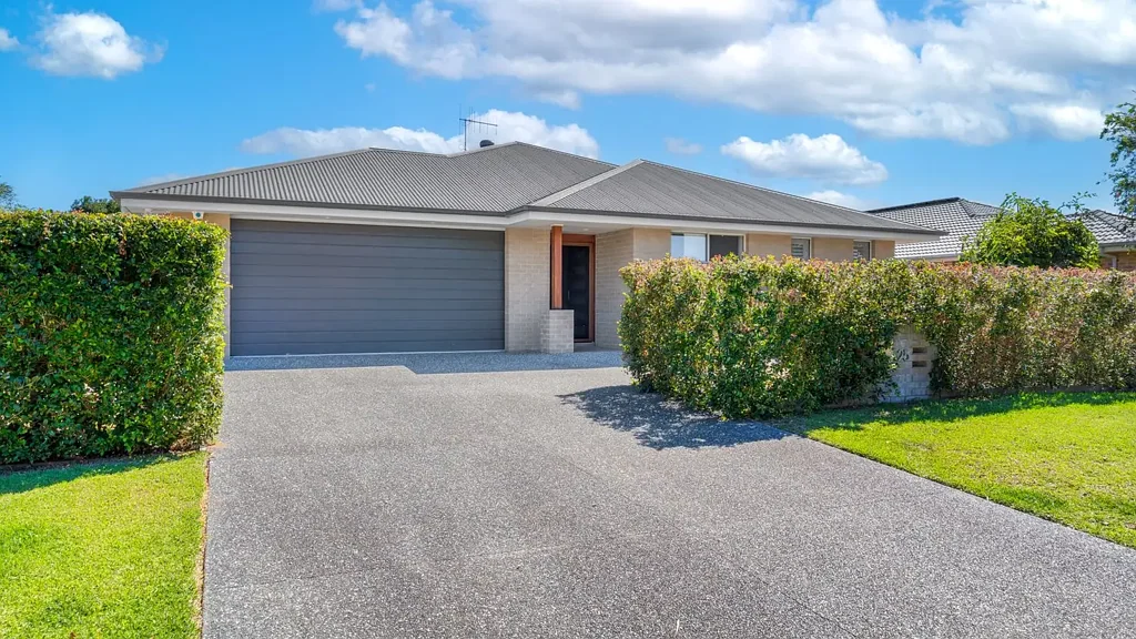 Harrington 4 Bedroom Location, location, location, Coastal Charm...