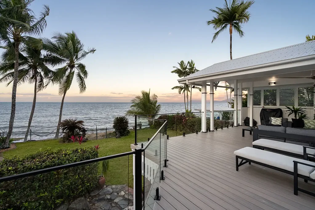 Holloways Beach 4 Bedroom Absolute beachfront: stylish, ocean views & room for caravan.
