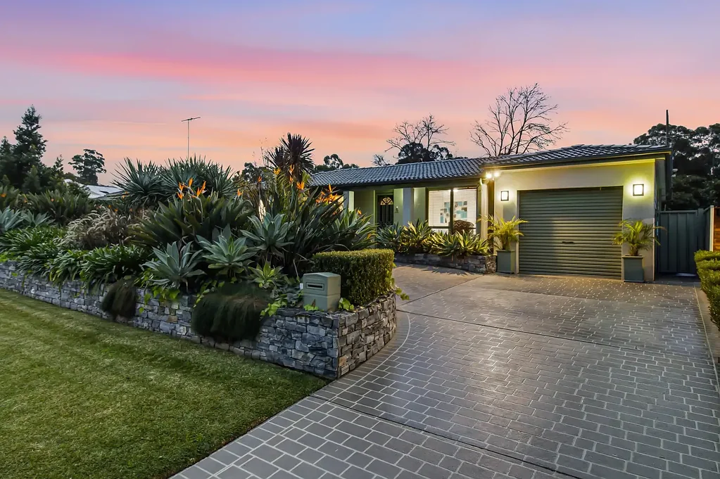 Cranebrook 4ਬੈੱਡਰੂਮ Charming Family Home with Beautiful Gardens!