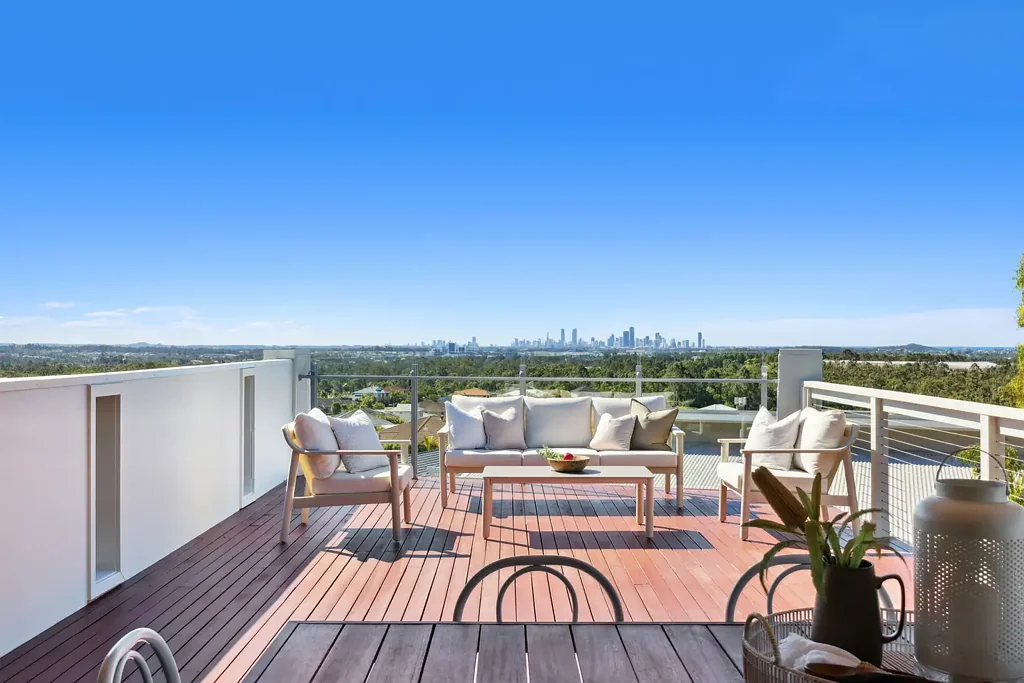 Reedy Creek 4Kwarto Dual Living Potential - Under instructions to sell.