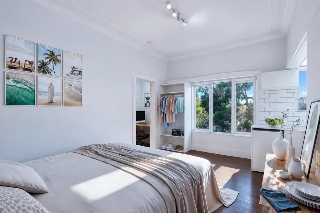 Potts Point 1房 明亮通风生活区 地板 现代厨房 独立日光室 高天花板 内部洗衣房 设计师浴室 共享屋顶露台 滨水区近 Charming refurbished studio with sunroom