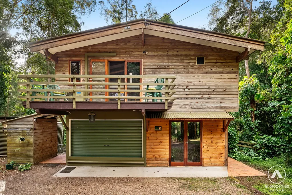 Greenbank 3 Bedroom A Hidden Sanctuary in Greenbank - Where Nature and Character Meet