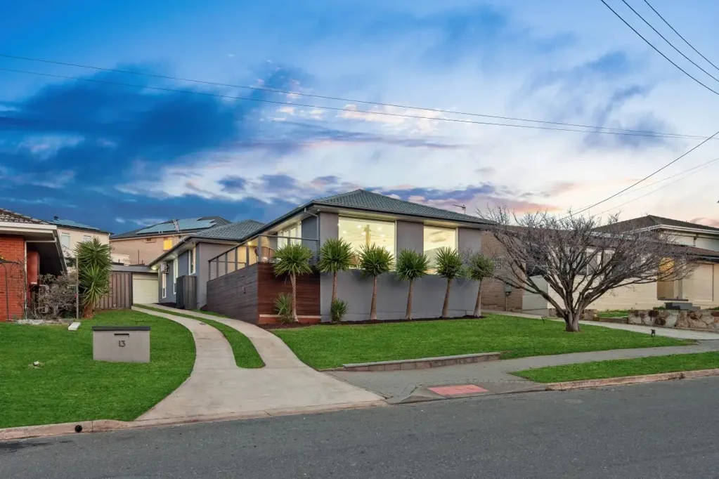 Pasadena 4ਬੈੱਡਰੂਮ High-Side Elegance with Sublime Views & Versatile Space