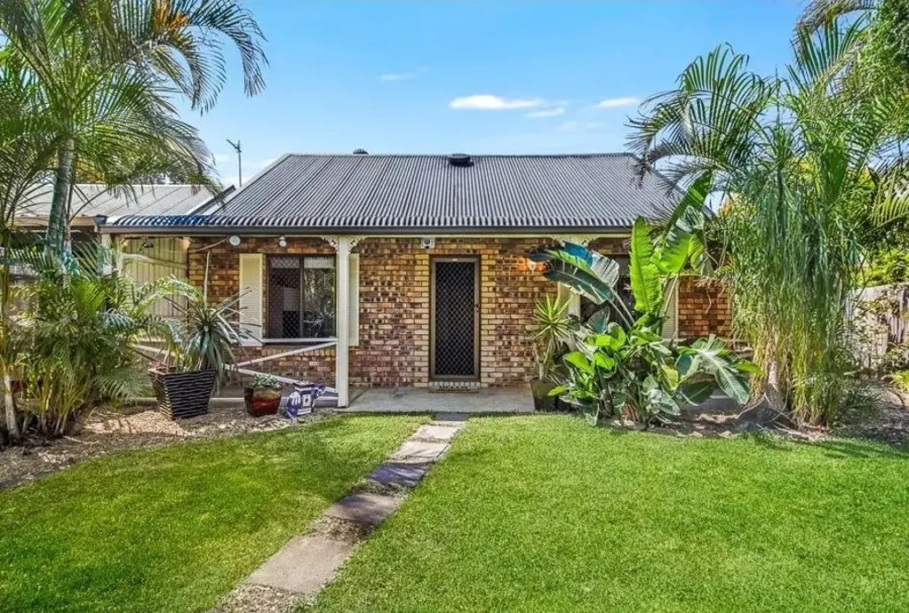 Address Withheld, Paradise Point, QLD 4216