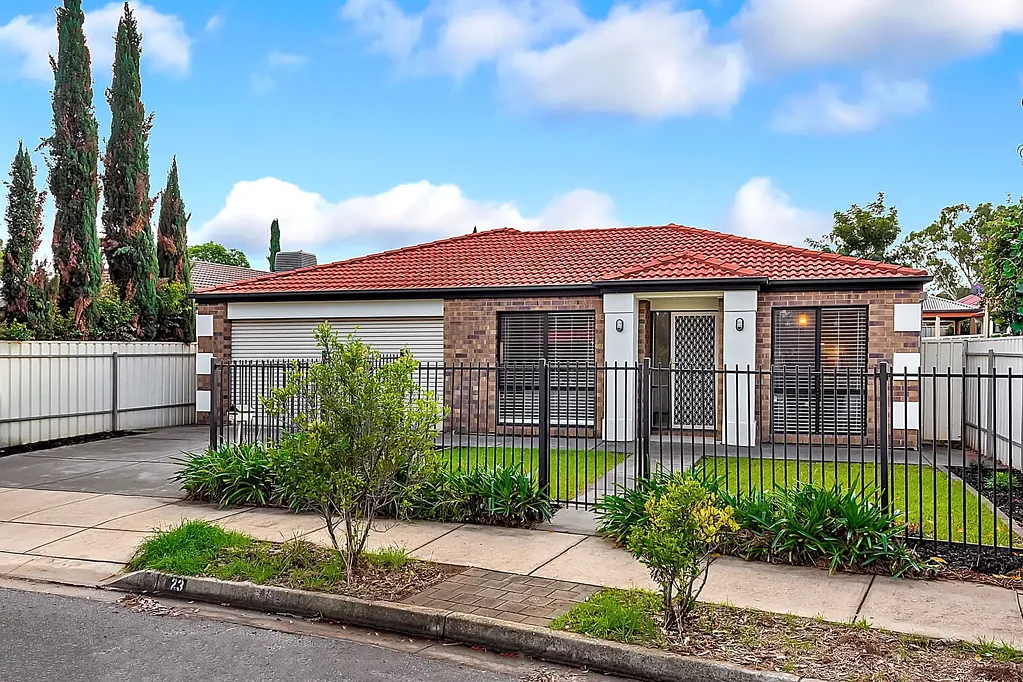 Salisbury North 4房  A Spacious Family Retreat with Traditional Back Yard