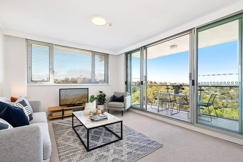 Fully Furnished Apartment with Harbour Views – Walk to Metro & Lifestyle Amenities