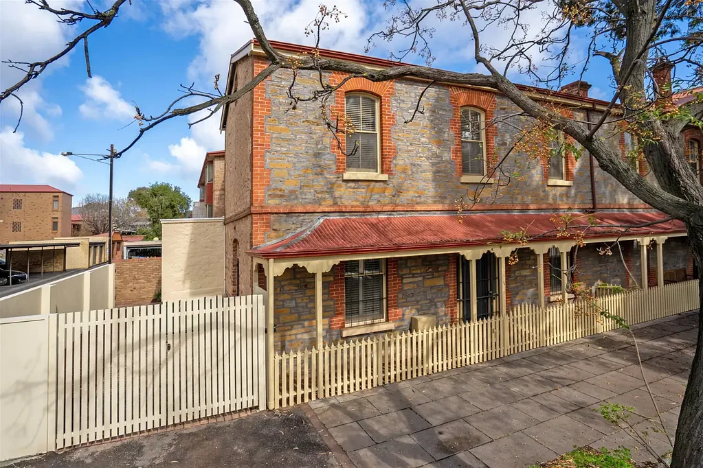 North Adelaide 4Kwarto Perfectly Positioned Heritage Gem in Vibrant North Adelaide