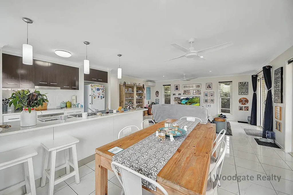 Woodgate 3chambre Coastal Living at Its Best – Modern Home in a Quiet Cul-de-Sac
