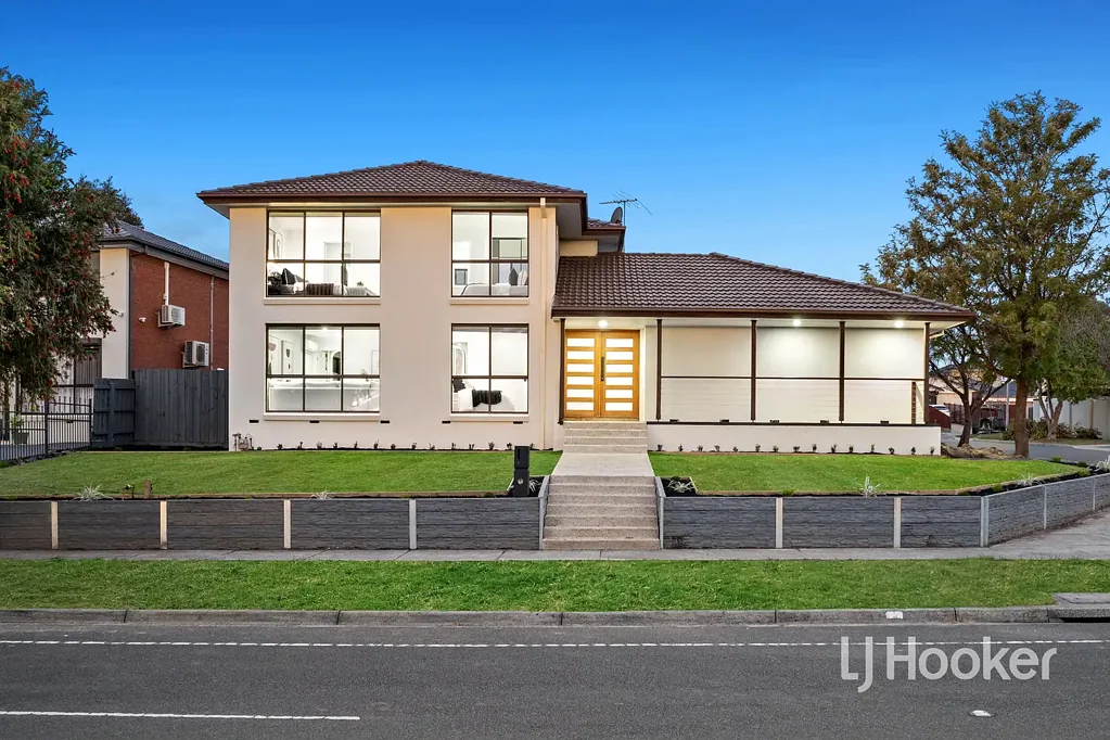Narre Warren 4 Bedroom 24 Springfield Drive, Narre Warren � Premium Family Living