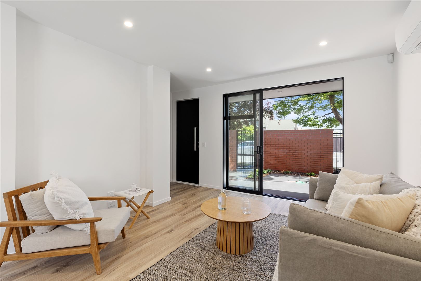 83b Browns Road, Saint Albans, Christchurch, 2房, 1浴, Townhouse