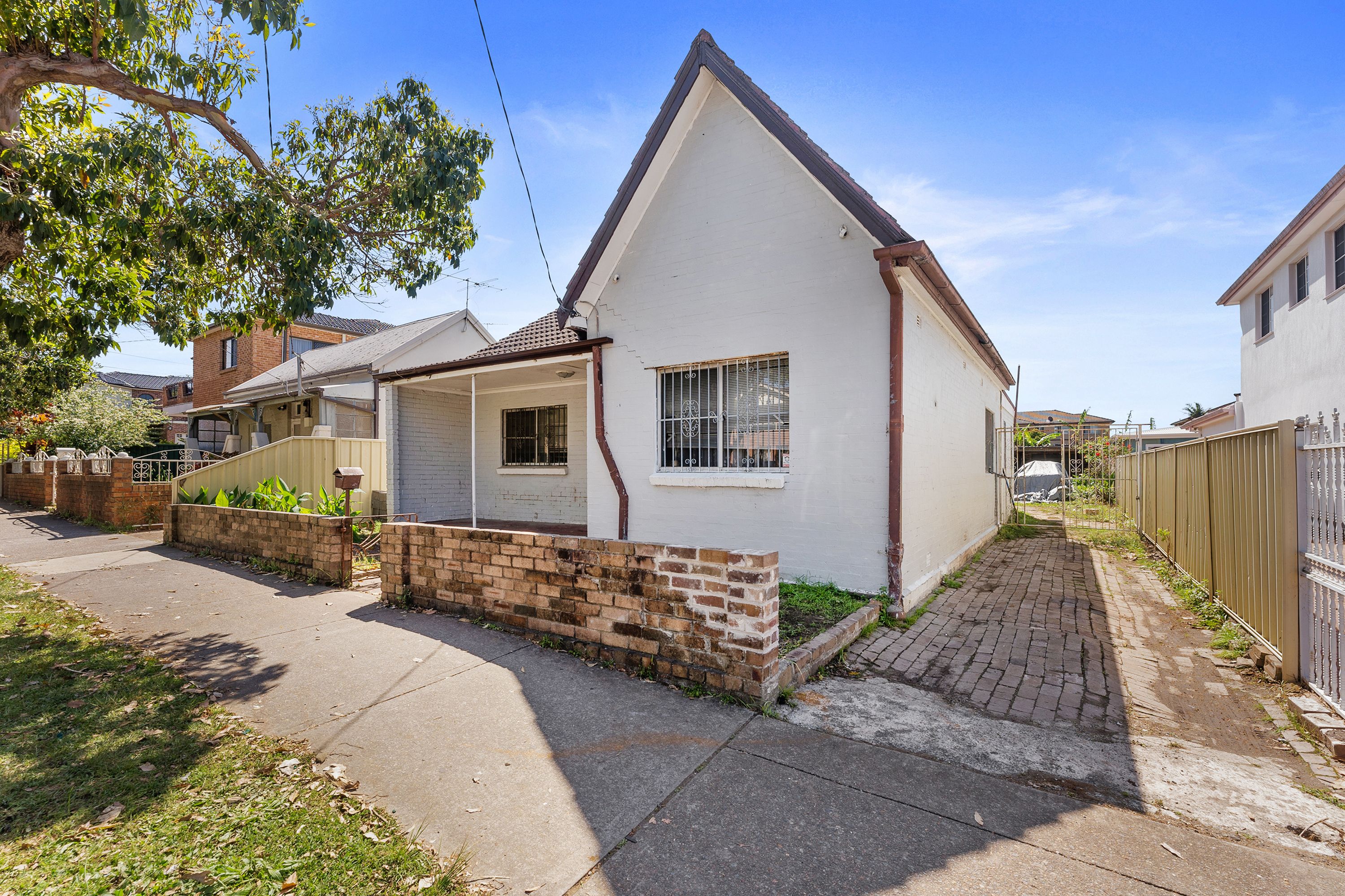 81 CLISSOLD PDE, CAMPSIE NSW 2194, 0房, 0浴, House