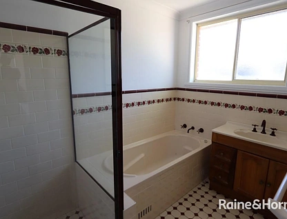 279C Piper St, Bathurst, Central Tablelands, 3 ਕਮਰੇ, 1 ਬਾਥਰੂਮ, Unspecified