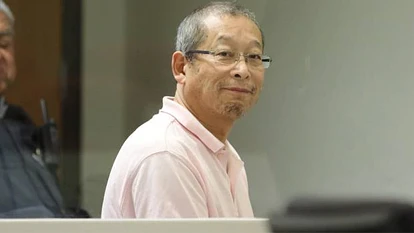华商偷税1亿，现自愿被遣回澳！ 10年逃亡路告结，庭上亲属泪流满面…