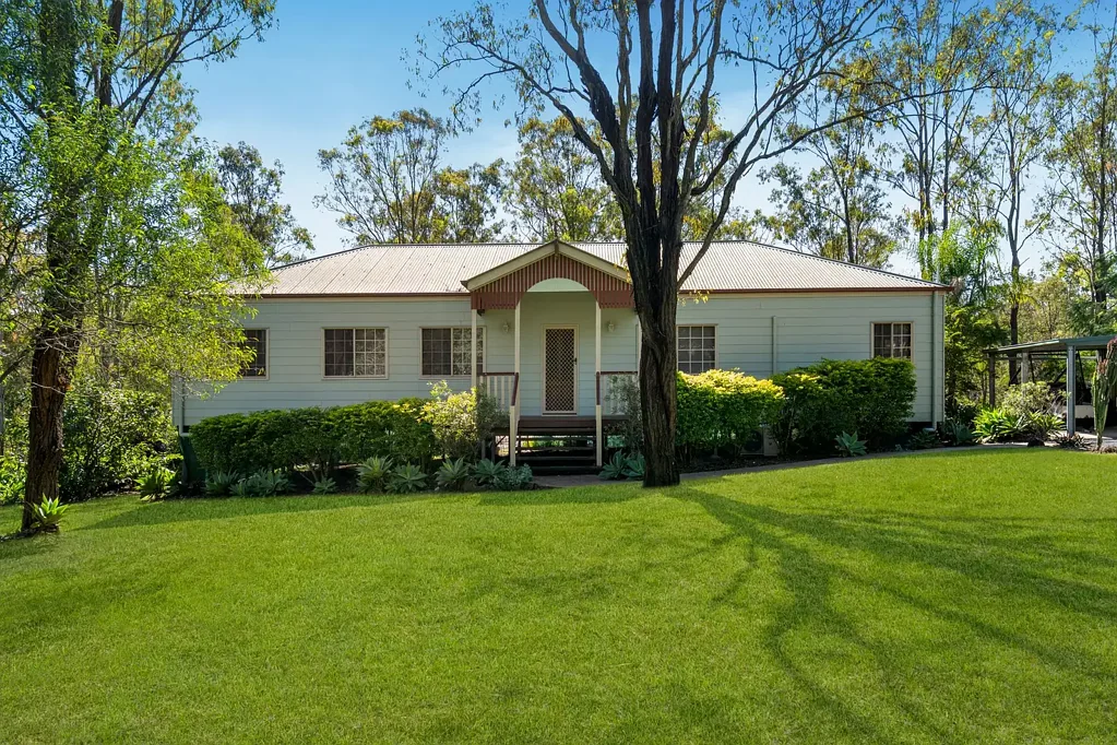 35 Clarke Place, Kooralbyn, QLD 4285