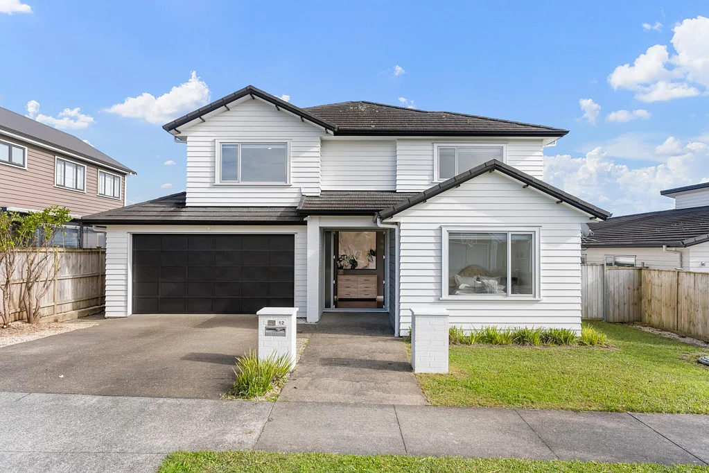 Silverdale 6 bed, 3 bath
