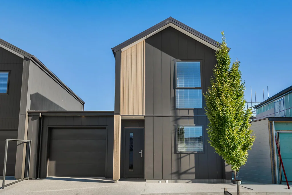 Cromwell 3房  Elevated Living, Minimal Maintenance