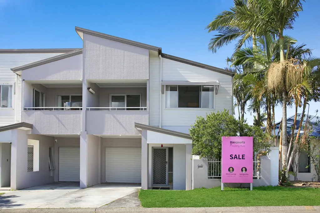 Varsity Lakes 4房  Spacious Townhouse Living with a Low Body Corporate!!
