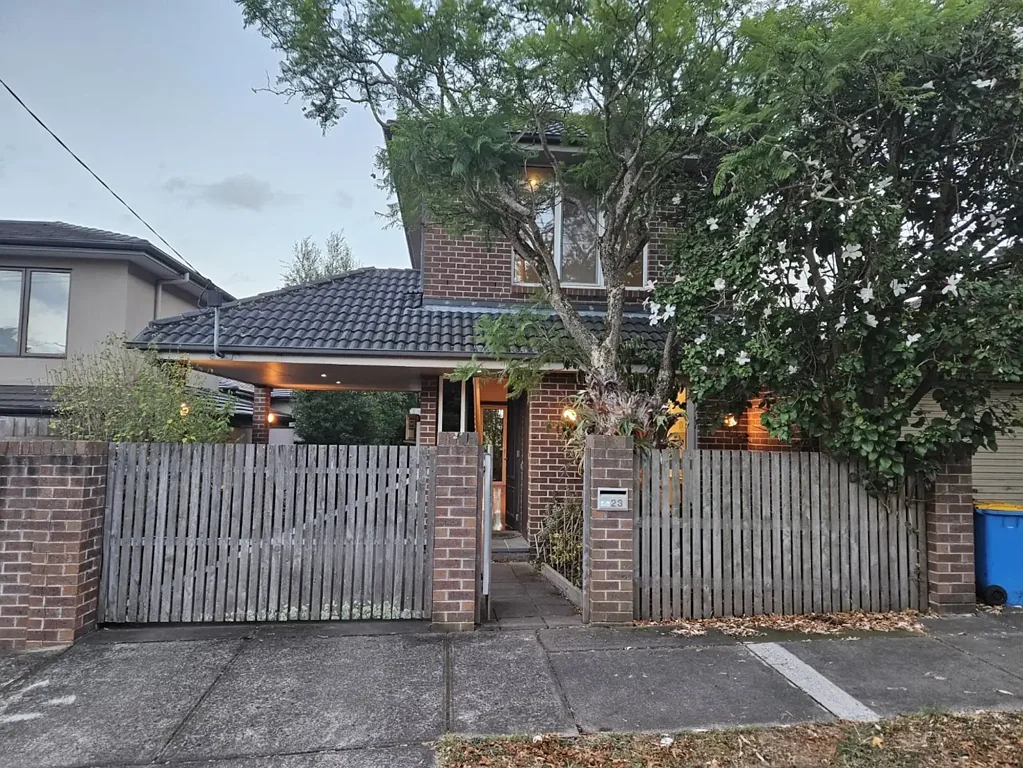 Modern Townhouse In Sought After Location!