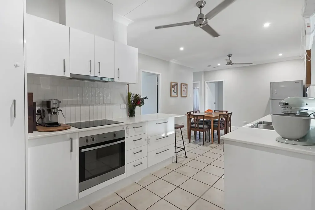Gunn 4chambre Modern Family Home with Space, Convenience and Lifestyle